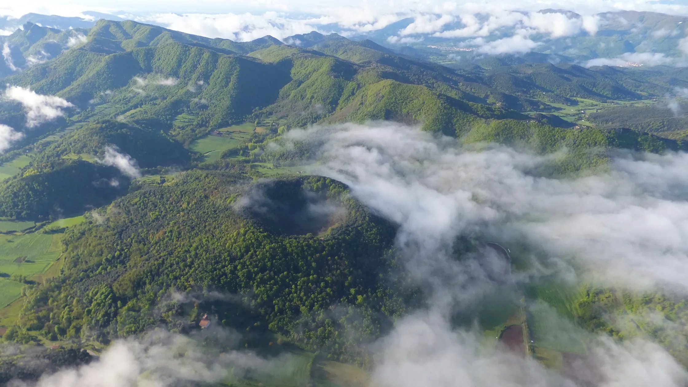 Recurso gráfico representando 1Camping Lava La Garrotxa Parc Natural, añadido automáticamente para enriquecer el material visual (número de adjunto 2558, hash 22389d).